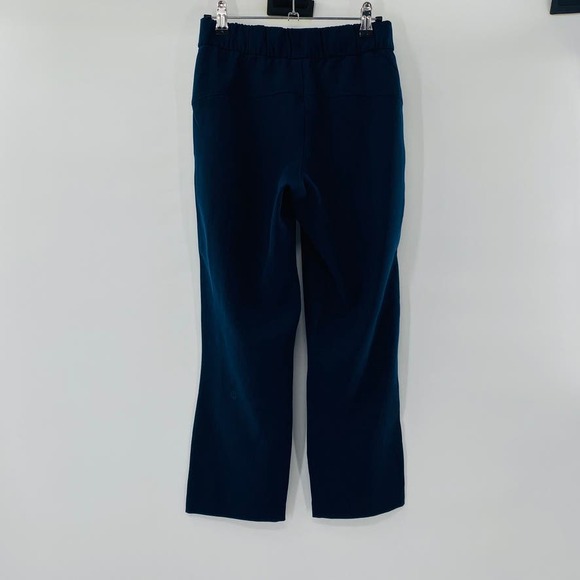 Lululemon On the Fly Crop 23" True Navy Pants Size 2 Straight leg Easy Lycra - Picture 5 of 16